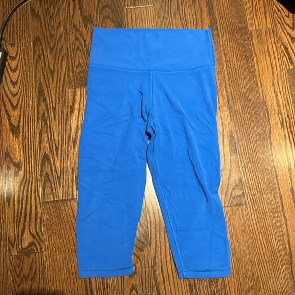 Aritzia Pants - Aritzia TNA Cropped Butter Leggings